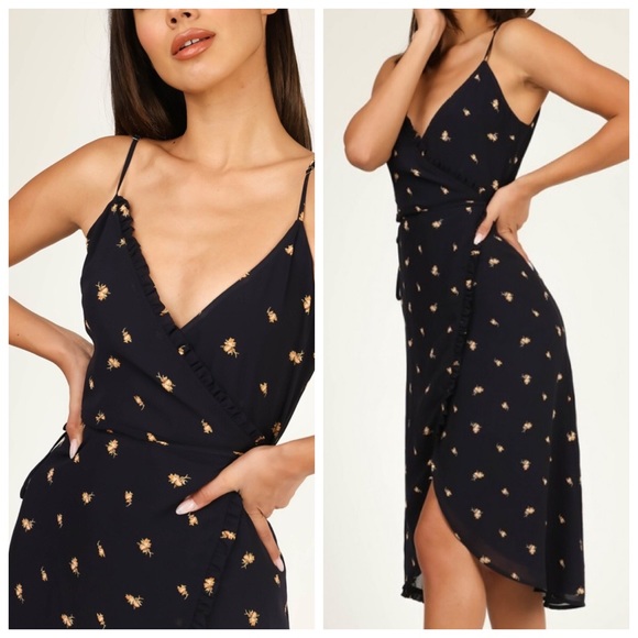 🆕Navy print wrap around dress - Picture 3 of 8